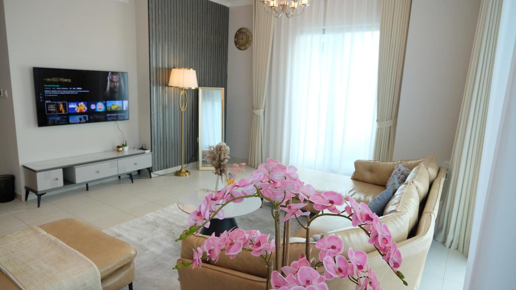 Ace Luxe, 2br, Downtown, Burj Khalifa & Fountain View, 5 Mins Walk To Mall * Dubai
