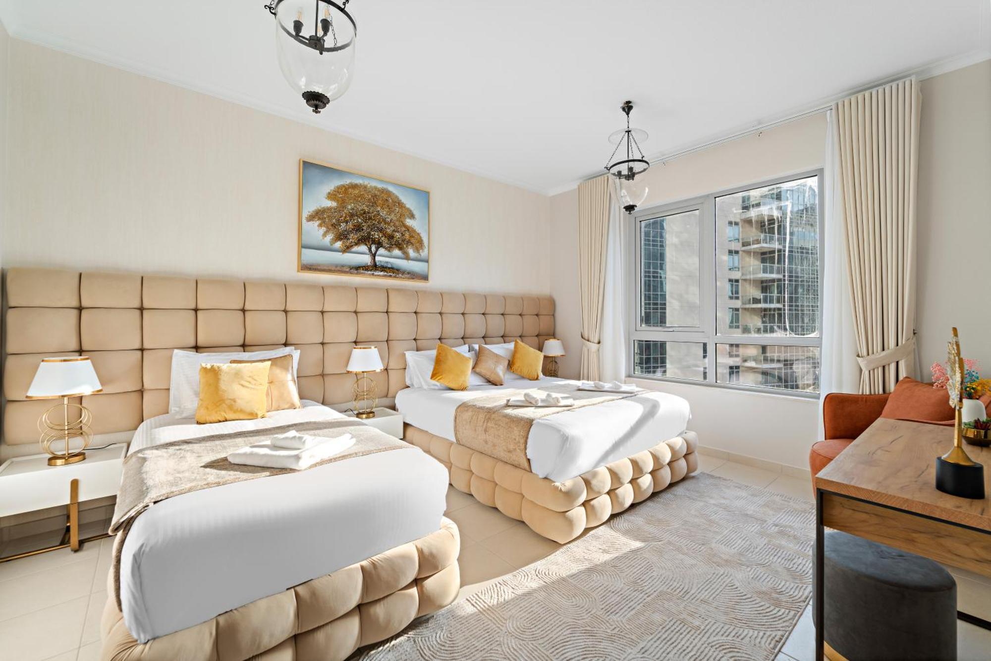 Ace Luxe, 2br, Downtown, Burj Khalifa & Fountain View, 5 Mins Walk To Mall * Dubai